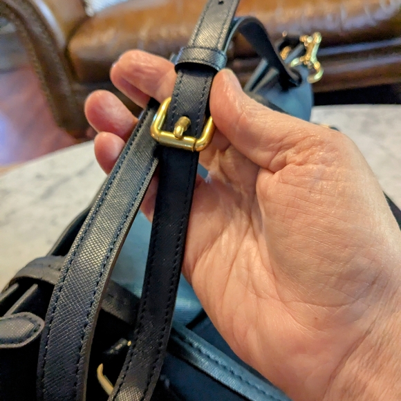 Coach Dark Blue Peyton Leather Shoulder Bag with Gold Hardware - Picture 6 of 9